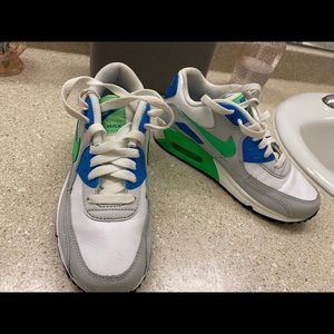 Nike Air Max - Size 4Y